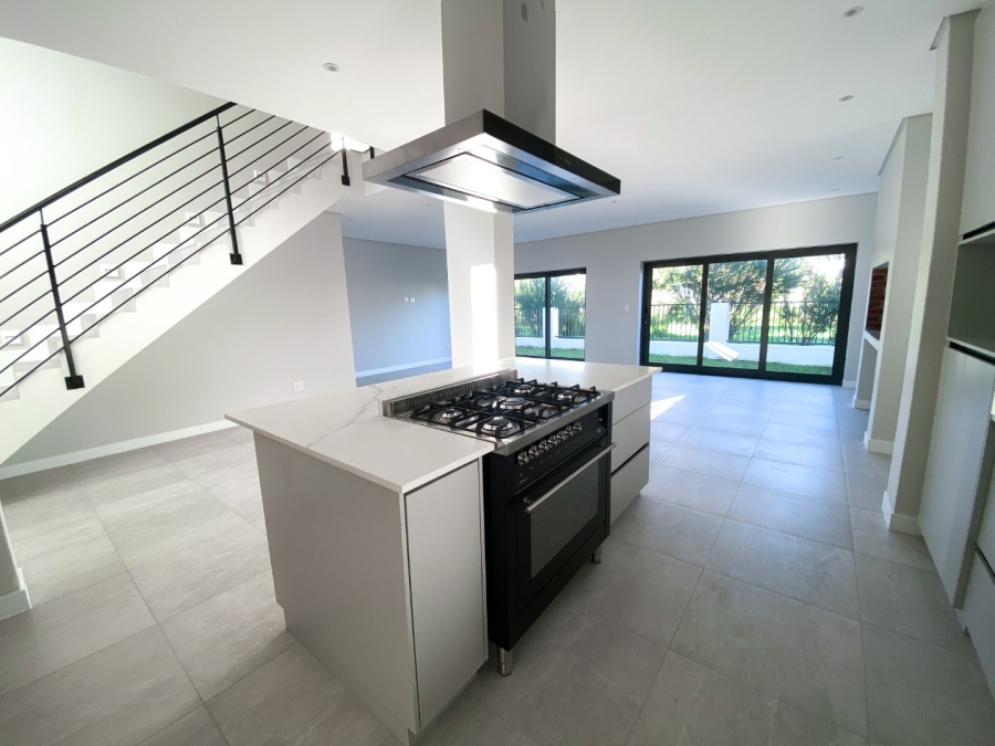 4 Bedroom Property for Sale in Croydon Gardens Estate Western Cape